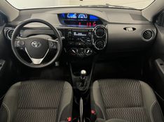 TOYOTA ETIOS 1.5 XS 16V 2017/2018 ÓTIMA CAR FLORES DA CUNHA / Carros no Vale
