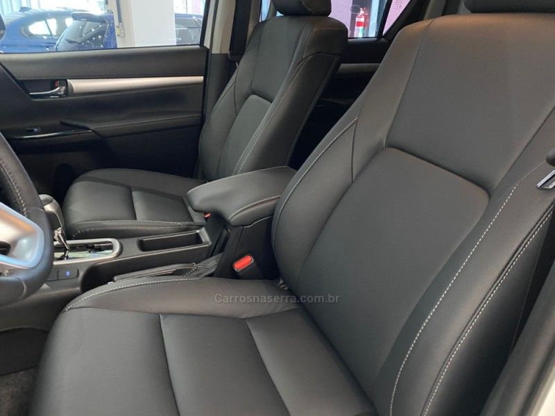 TOYOTA HILUX 2.8 SRV 4X4 CD 16V 2025/2026 ÓTIMA CAR FLORES DA CUNHA / Carros no Vale