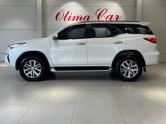 TOYOTA HILUX SW4 2.8 SRX 4X4 16V TURBO INTERCOOLER 2016/2017 ÓTIMA CAR FLORES DA CUNHA / Carros no Vale