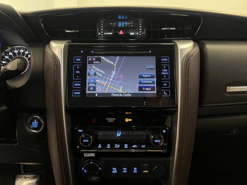 TOYOTA HILUX SW4 2.8 SRX 4X4 16V TURBO INTERCOOLER 2016/2017 ÓTIMA CAR FLORES DA CUNHA / Carros no Vale TOYOTA HILUX SW4 2.8 SRX 4X4 16V TURBO INTERCOOLER 2016/2017 ÓTIMA CAR FLORES DA CUNHA / Carros no Vale