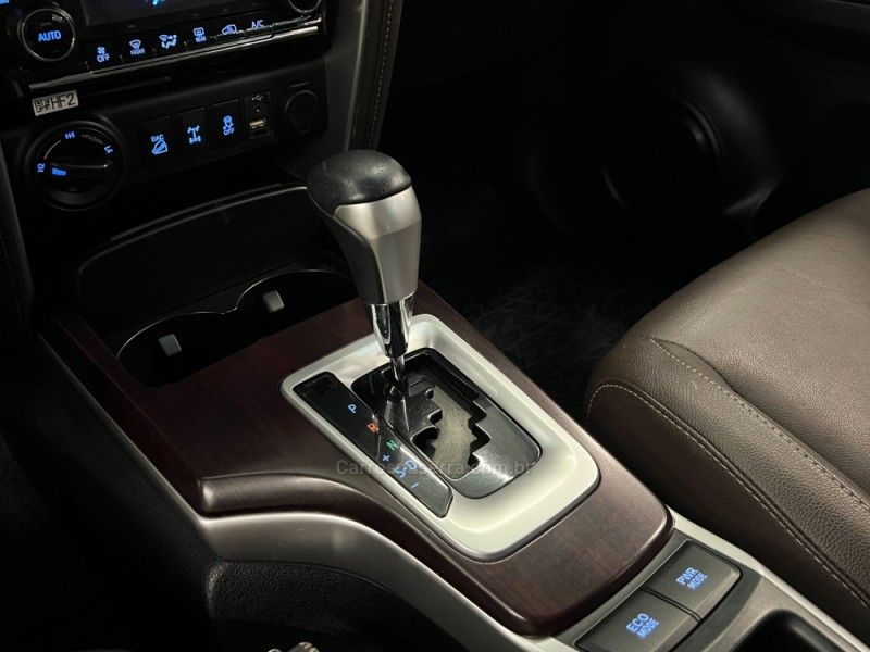 TOYOTA HILUX SW4 2.8 SRX 4X4 16V TURBO INTERCOOLER 2016/2017 ÓTIMA CAR FLORES DA CUNHA / Carros no Vale TOYOTA HILUX SW4 2.8 SRX 4X4 16V TURBO INTERCOOLER 2016/2017 ÓTIMA CAR FLORES DA CUNHA / Carros no Vale