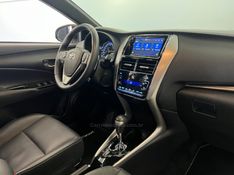 TOYOTA YARIS 1.5 XS 16V 2018/2019 ÓTIMA CAR FLORES DA CUNHA / Carros no Vale