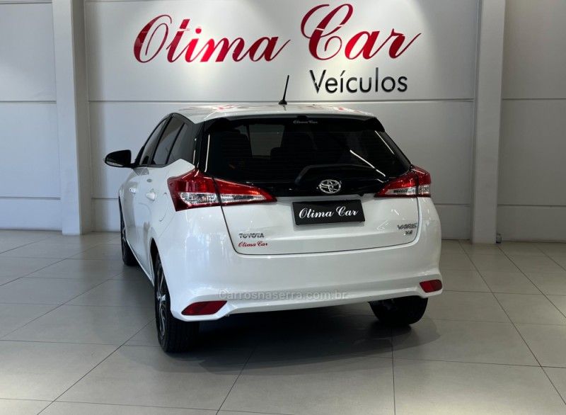TOYOTA YARIS 1.5 XS 16V 2018/2019 ÓTIMA CAR FLORES DA CUNHA / Carros no Vale