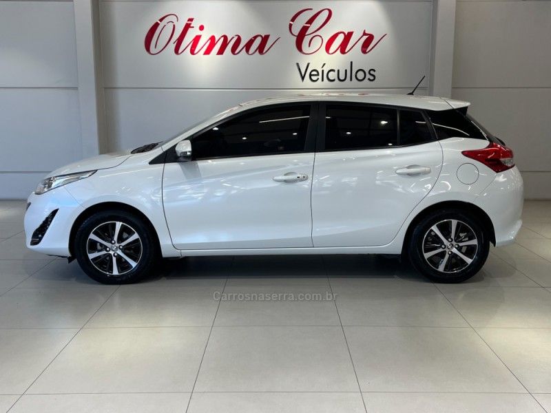 TOYOTA YARIS 1.5 XS 16V 2018/2019 ÓTIMA CAR FLORES DA CUNHA / Carros no Vale