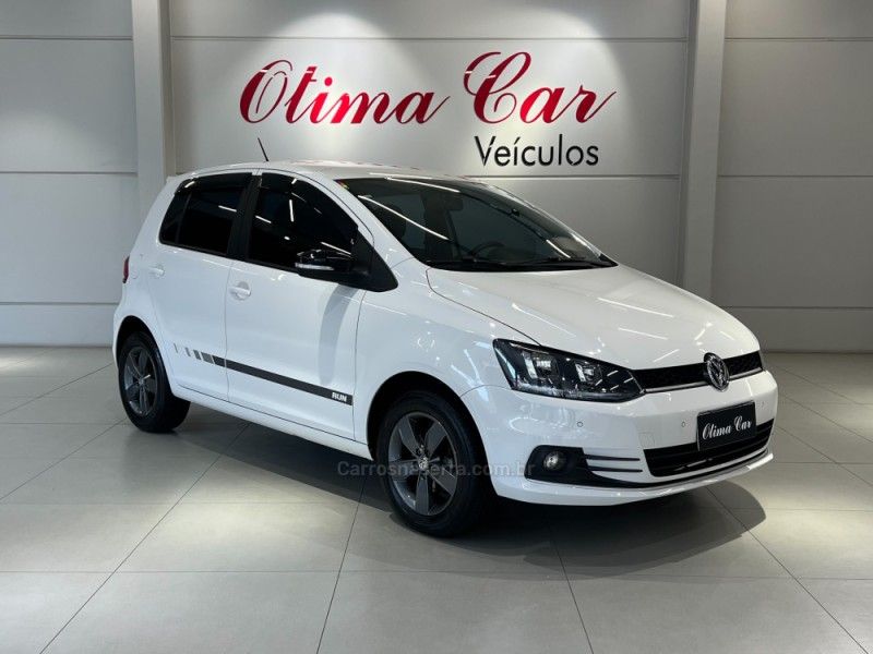 VOLKSWAGEN FOX 1.6 MSI RUN 8V 2017/2017 ÓTIMA CAR FLORES DA CUNHA / Carros no Vale