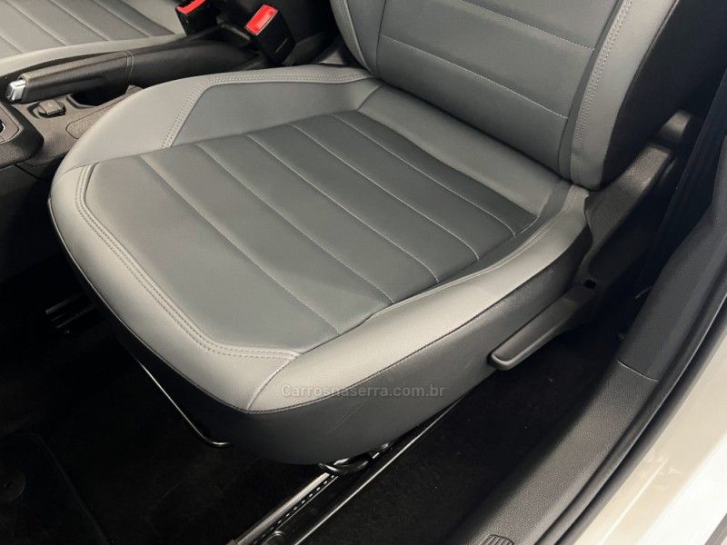 VOLKSWAGEN NIVUS 1.0 TSI HIGHLINE 2022/2023 ÓTIMA CAR FLORES DA CUNHA / Carros no Vale