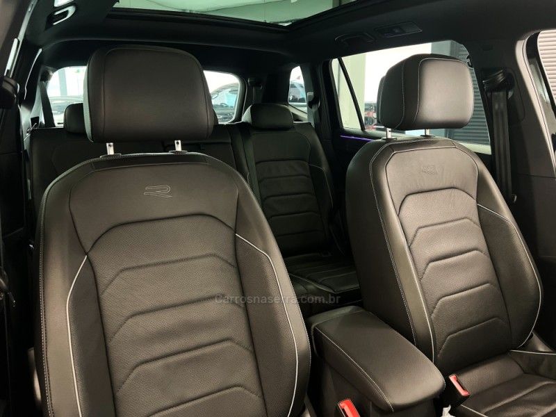 VOLKSWAGEN TIGUAN 2.0 ALLSPACE R-LINE 300 TSI 2023/2024 ÓTIMA CAR FLORES DA CUNHA / Carros no Vale