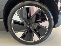 VOLVO EX30 ULTRA EXTENDED RANGE 2024/2024 ÓTIMA CAR FLORES DA CUNHA / Carros no Vale