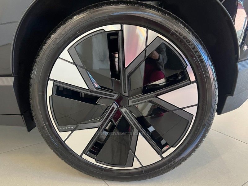 VOLVO EX30 ULTRA EXTENDED RANGE 2024/2024 ÓTIMA CAR FLORES DA CUNHA / Carros no Vale