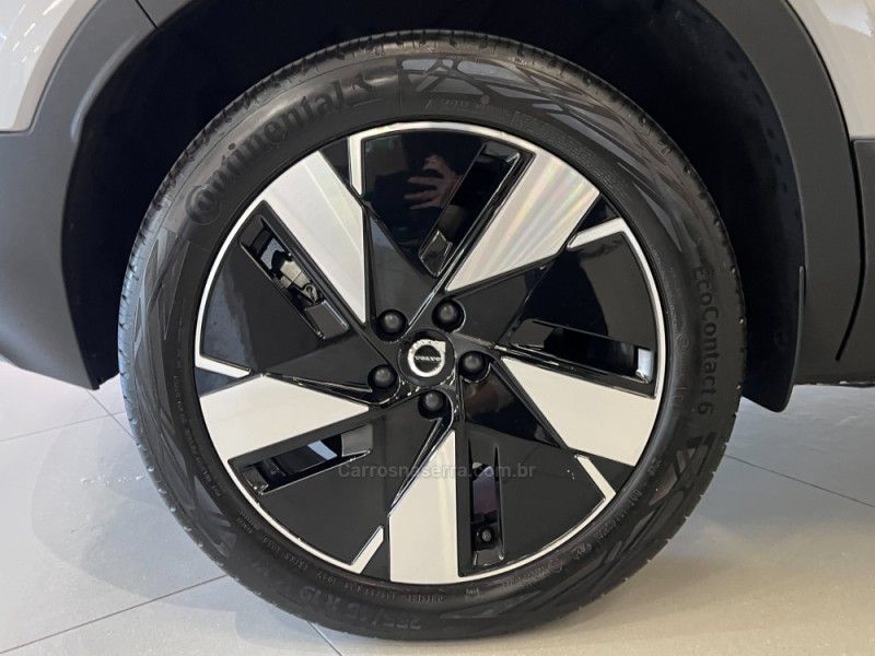 VOLVO XC 40 P6 RECHARGE ELECTRIC PLUS 2023/2024 ÓTIMA CAR FLORES DA CUNHA / Carros no Vale VOLVO XC 40 P6 RECHARGE ELECTRIC PLUS 2023/2024 ÓTIMA CAR FLORES DA CUNHA / Carros no Vale