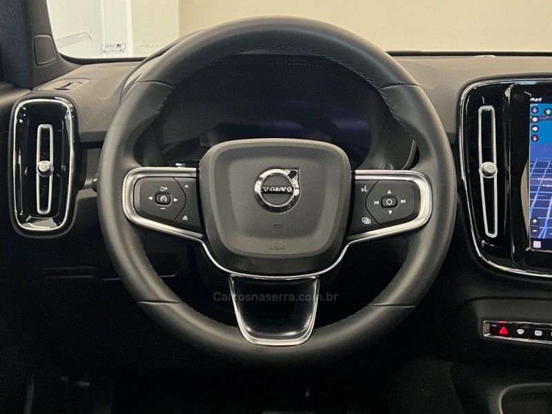 VOLVO XC 40 P6 RECHARGE ELECTRIC PLUS 2023/2024 ÓTIMA CAR FLORES DA CUNHA / Carros no Vale VOLVO XC 40 P6 RECHARGE ELECTRIC PLUS 2023/2024 ÓTIMA CAR FLORES DA CUNHA / Carros no Vale