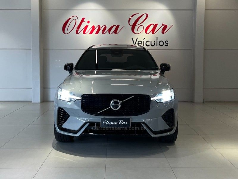 VOLVO XC60 2.0 T8 ULTIMATE DARK AWD HIBRIDO 2024/2024 ÓTIMA CAR FLORES DA CUNHA / Carros no Vale VOLVO XC60 2.0 T8 ULTIMATE DARK AWD HIBRIDO 2024/2024 ÓTIMA CAR FLORES DA CUNHA / Carros no Vale