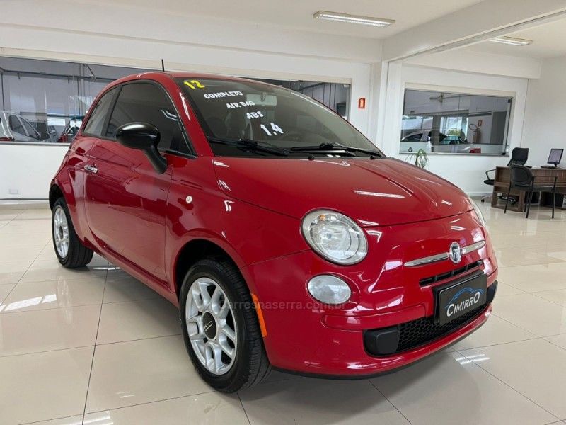 FIAT 500 1.4 CULT 8V 2011/2012 CIMIRRO AUTOMÓVEIS TAQUARA / Carros no Vale FIAT 500 1.4 CULT 8V 2011/2012 CIMIRRO AUTOMÓVEIS TAQUARA / Carros no Vale