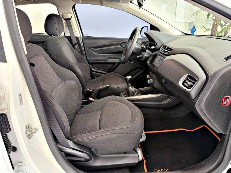 CHEVROLET ONIX 1.4 MPFI LTZ 8V 2014/2014 ANDRIGO VEÍCULOS CAXIAS DO SUL / Carros no Vale