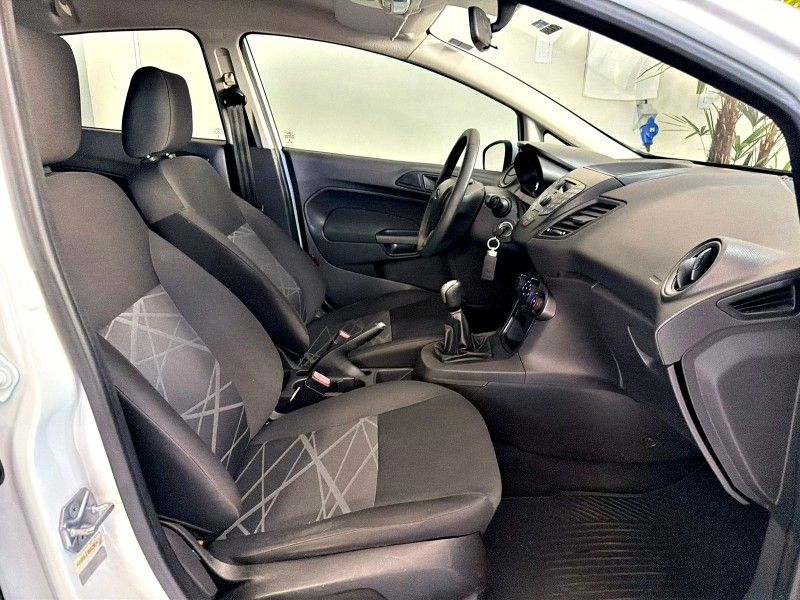 FORD FIESTA 1.5 SE HATCH 16V 2016/2016 ANDRIGO VEÍCULOS CAXIAS DO SUL / Carros no Vale FORD FIESTA 1.5 SE HATCH 16V 2016/2016 ANDRIGO VEÍCULOS CAXIAS DO SUL / Carros no Vale