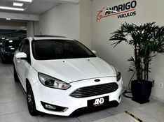 FORD FOCUS 2.0 TITANIUM PLUS HATCH 16V AUTO 2017/2018 ANDRIGO VEÍCULOS CAXIAS DO SUL / Carros no Vale