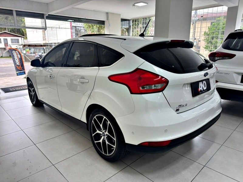 FORD FOCUS 2.0 TITANIUM PLUS HATCH 16V AUTO 2017/2018 ANDRIGO VEÍCULOS CAXIAS DO SUL / Carros no Vale FORD FOCUS 2.0 TITANIUM PLUS HATCH 16V AUTO 2017/2018 ANDRIGO VEÍCULOS CAXIAS DO SUL / Carros no Vale