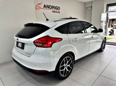 FORD FOCUS 2.0 TITANIUM PLUS HATCH 16V AUTO 2017/2018 ANDRIGO VEÍCULOS CAXIAS DO SUL / Carros no Vale