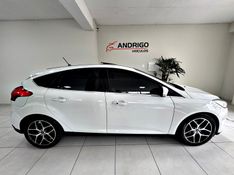FORD FOCUS 2.0 TITANIUM PLUS HATCH 16V AUTO 2017/2018 ANDRIGO VEÍCULOS CAXIAS DO SUL / Carros no Vale