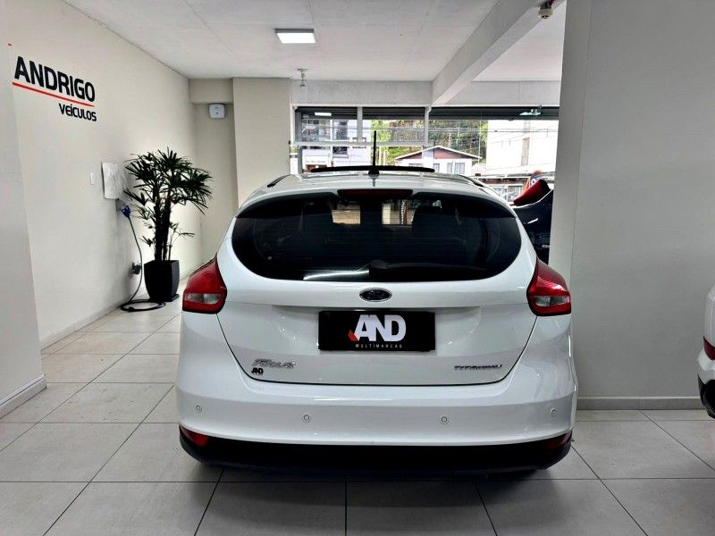FORD FOCUS 2.0 TITANIUM PLUS HATCH 16V AUTO 2017/2018 ANDRIGO VEÍCULOS CAXIAS DO SUL / Carros no Vale FORD FOCUS 2.0 TITANIUM PLUS HATCH 16V AUTO 2017/2018 ANDRIGO VEÍCULOS CAXIAS DO SUL / Carros no Vale