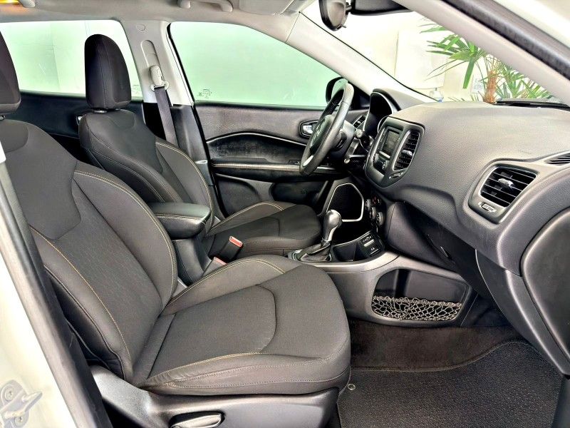 JEEP COMPASS 2.0 16V SPORT 2017/2017 ANDRIGO VEÍCULOS CAXIAS DO SUL / Carros no Vale JEEP COMPASS 2.0 16V SPORT 2017/2017 ANDRIGO VEÍCULOS CAXIAS DO SUL / Carros no Vale