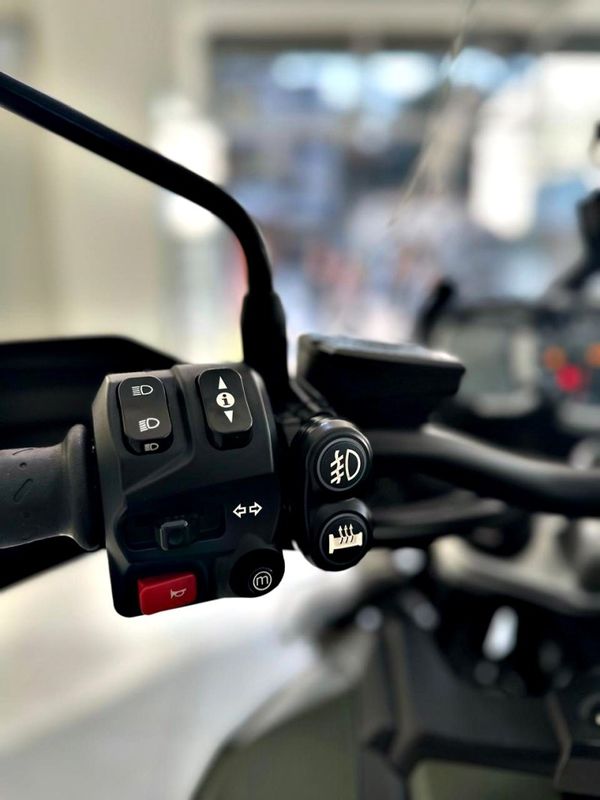 TRIUMPH TIGER EXPLORER ABS 2017/2018 ANDRIGO VEÍCULOS CAXIAS DO SUL / Carros no Vale