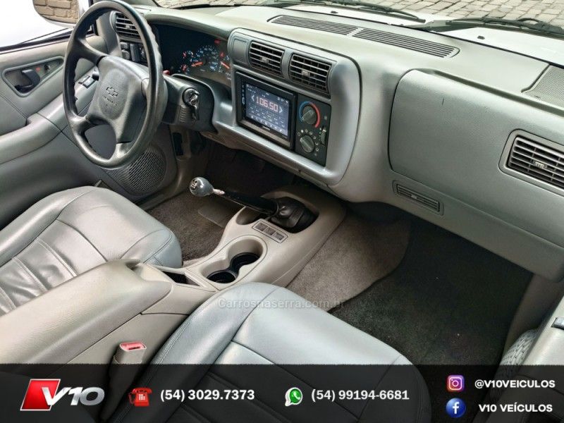 CHEVROLET S10 2.2 EFI DLX 4X2 CS 8V 1995/1996 V10 VEÍCULOS CAXIAS DO SUL / Carros no Vale CHEVROLET S10 2.2 EFI DLX 4X2 CS 8V 1995/1996 V10 VEÍCULOS CAXIAS DO SUL / Carros no Vale