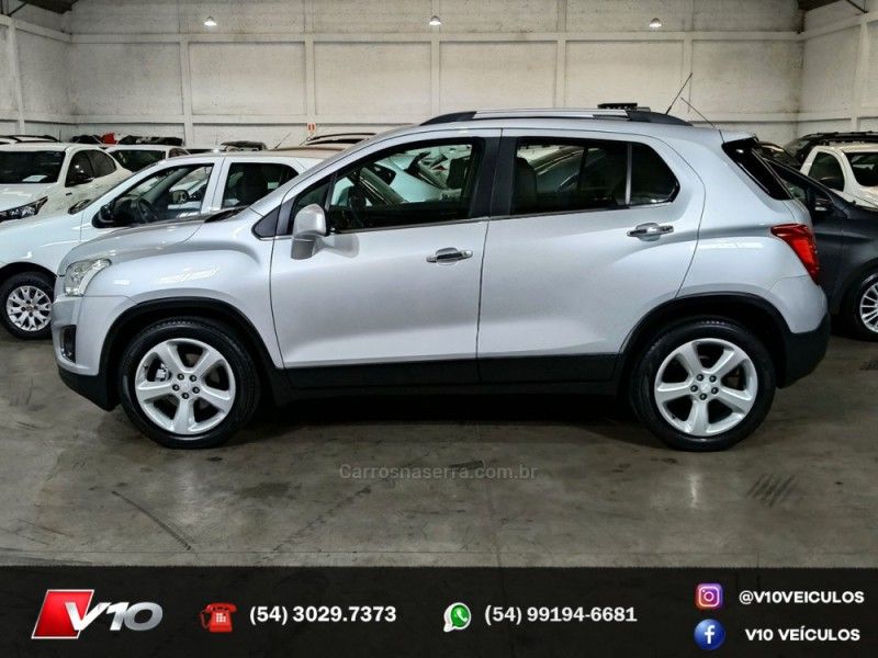 CHEVROLET TRACKER 1.8 MPFI LTZ 4X2 16V 2014/2015 V10 VEÍCULOS CAXIAS DO SUL / Carros no Vale