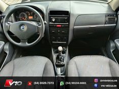 FIAT PALIO 1.4 MPI ELX 8V 2006/2007 V10 VEÍCULOS CAXIAS DO SUL / Carros no Vale