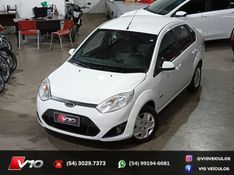 FORD FIESTA 1.6 MPI CLASS SEDAN 8V 2013/2013 V10 VEÍCULOS CAXIAS DO SUL / Carros no Vale