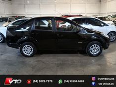 FORD FIESTA 1.6 MPI CLASS SEDAN 8V 2010/2011 V10 VEÍCULOS CAXIAS DO SUL / Carros no Vale