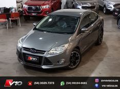 FORD FOCUS 2.0 TITANIUM SEDAN 16V 2014/2015 V10 VEÍCULOS CAXIAS DO SUL / Carros no Vale