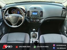 HYUNDAI I30 2.0 MPI 16V 2010/2011 V10 VEÍCULOS CAXIAS DO SUL / Carros no Vale
