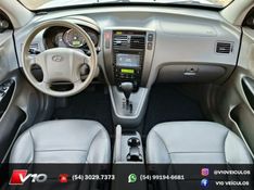 HYUNDAI TUCSON 2.0 MPFI GLS 16V 143CV 2WD 2014/2015 V10 VEÍCULOS CAXIAS DO SUL / Carros no Vale