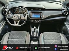 NISSAN KICKS 1.6 16V SV XTRONIC 2017/2018 V10 VEÍCULOS CAXIAS DO SUL / Carros no Vale