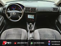 VOLKSWAGEN GOLF 2.0 MI PLUS 8V 1999/2000 V10 VEÍCULOS CAXIAS DO SUL / Carros no Vale