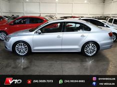 VOLKSWAGEN JETTA 2.0 TSI DSG HIGHLINE 200CV 2012/2012 V10 VEÍCULOS CAXIAS DO SUL / Carros no Vale