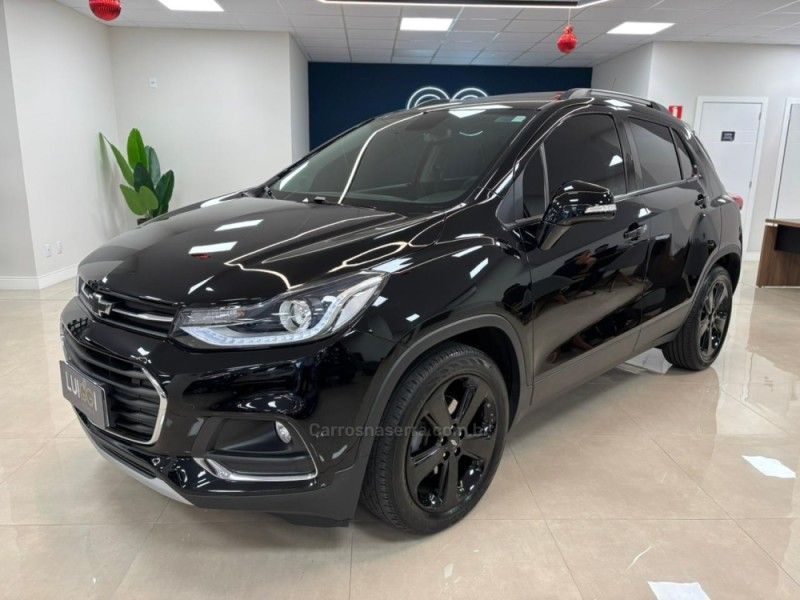 CHEVROLET TRACKER 1.4 16V MIDNIGHT TURBO 2018/2019 LUIGGI AUTOMÓVEIS CARLOS BARBOSA / Carros no Vale