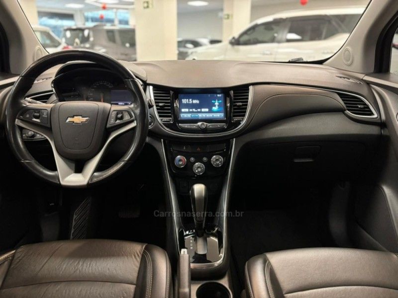 CHEVROLET TRACKER 1.4 16V MIDNIGHT TURBO 2018/2019 LUIGGI AUTOMÓVEIS CARLOS BARBOSA / Carros no Vale