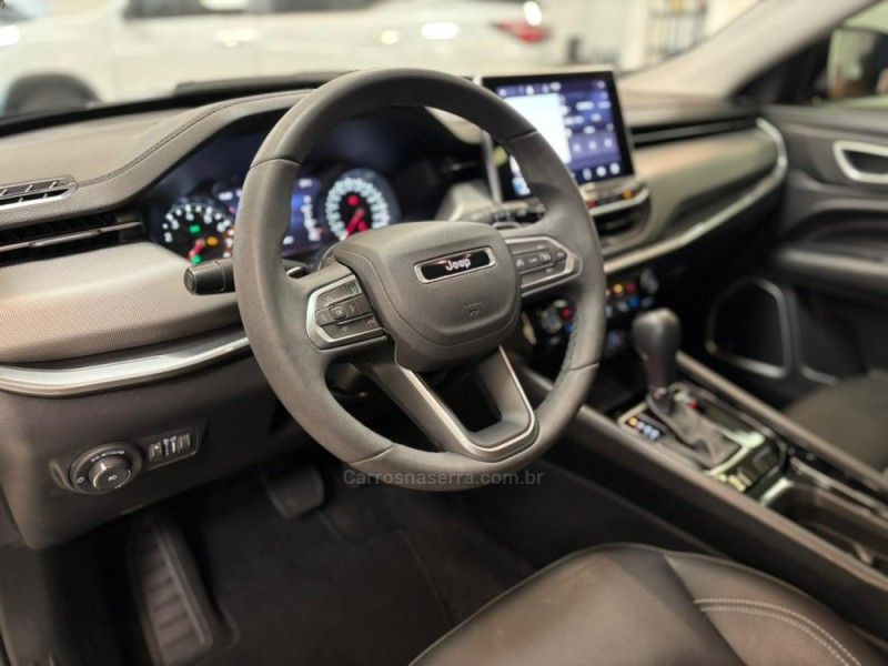 JEEP COMPASS 1.3 LONGITUDE T270 16V TURBO 4X2 2023/2023 LUIGGI AUTOMÓVEIS CARLOS BARBOSA / Carros no Vale JEEP COMPASS 1.3 LONGITUDE T270 16V TURBO 4X2 2023/2023 LUIGGI AUTOMÓVEIS CARLOS BARBOSA / Carros no Vale