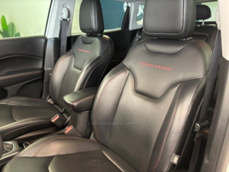 JEEP COMPASS 2.0 TRAILHAWK TD350 TURBO 4X4 2017/2017 LUIGGI AUTOMÓVEIS CARLOS BARBOSA / Carros no Vale JEEP COMPASS 2.0 TRAILHAWK TD350 TURBO 4X4 2017/2017 LUIGGI AUTOMÓVEIS CARLOS BARBOSA / Carros no Vale