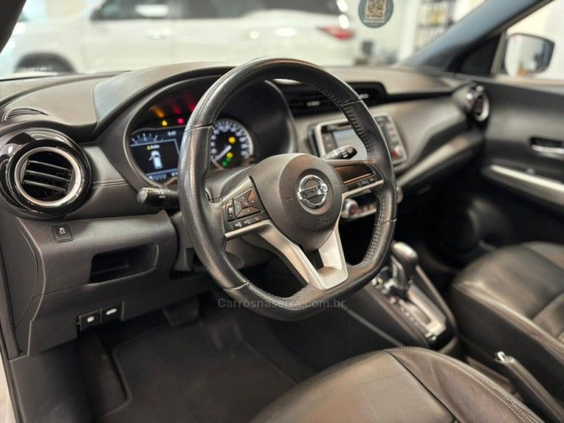NISSAN KICKS 1.6 16V SL XTRONIC 2018/2018 LUIGGI AUTOMÓVEIS CARLOS BARBOSA / Carros no Vale NISSAN KICKS 1.6 16V SL XTRONIC 2018/2018 LUIGGI AUTOMÓVEIS CARLOS BARBOSA / Carros no Vale