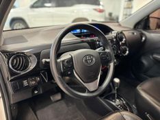 TOYOTA ETIOS 1.5 X PLUS 16V 2019/2020 LUIGGI AUTOMÓVEIS CARLOS BARBOSA / Carros no Vale