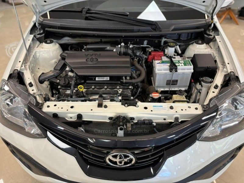 TOYOTA ETIOS 1.5 X PLUS 16V 2019/2020 LUIGGI AUTOMÓVEIS CARLOS BARBOSA / Carros no Vale