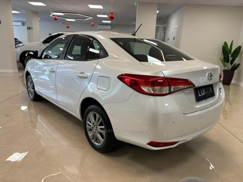 TOYOTA YARIS 1.5 XL PLUS CONNECT 16V 2020/2021 LUIGGI AUTOMÓVEIS CARLOS BARBOSA / Carros no Vale TOYOTA YARIS 1.5 XL PLUS CONNECT 16V 2020/2021 LUIGGI AUTOMÓVEIS CARLOS BARBOSA / Carros no Vale