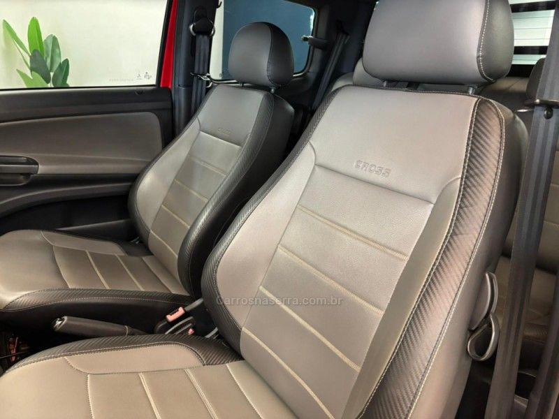 VOLKSWAGEN SAVEIRO 1.6 CROSS CD 16V 2016/2017 LUIGGI AUTOMÓVEIS CARLOS BARBOSA / Carros no Vale