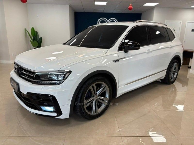 VOLKSWAGEN TIGUAN 2.0 ALLSPACE R-LINE 350 TSI 4X4 2018/2018 LUIGGI AUTOMÓVEIS CARLOS BARBOSA / Carros no Vale VOLKSWAGEN TIGUAN 2.0 ALLSPACE R-LINE 350 TSI 4X4 2018/2018 LUIGGI AUTOMÓVEIS CARLOS BARBOSA / Carros no Vale