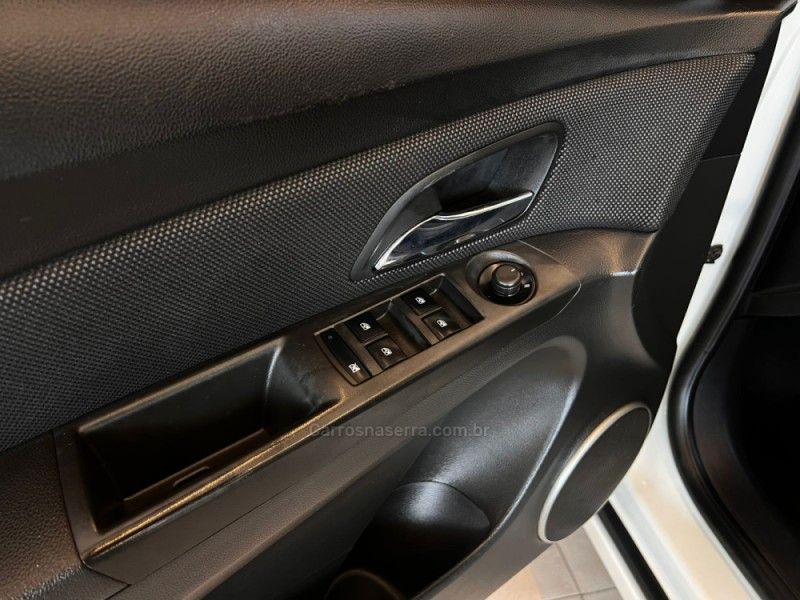 CHEVROLET CRUZE 1.8 LT 16V 2014/2014 AUTOGRIF MOTORS CAMPO BOM / Carros no Vale CHEVROLET CRUZE 1.8 LT 16V 2014/2014 AUTOGRIF MOTORS CAMPO BOM / Carros no Vale