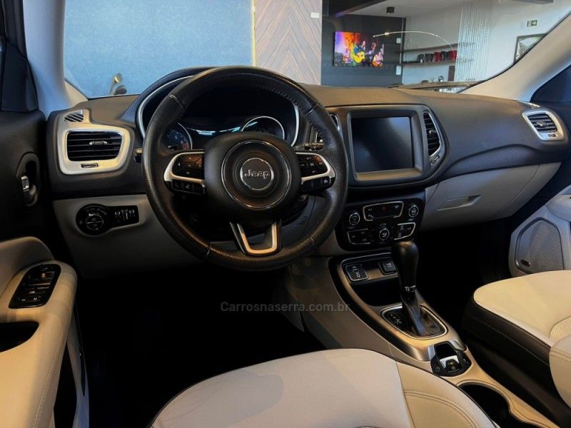JEEP COMPASS 2.0 16V LONGITUDE 2019/2019 AUTOGRIF MOTORS CAMPO BOM / Carros no Vale JEEP COMPASS 2.0 16V LONGITUDE 2019/2019 AUTOGRIF MOTORS CAMPO BOM / Carros no Vale