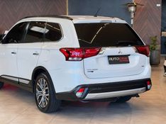 MITSUBISHI OUTLANDER 2.2 4X4 16V 2016/2016 AUTOGRIF MOTORS CAMPO BOM / Carros no Vale